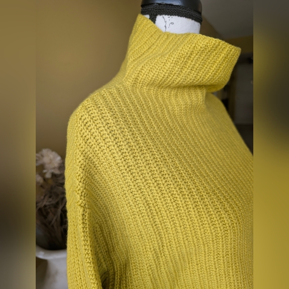Aritzia Wilfred Montpellier Wool Turtleneck Sweater Mustard Yellow Size Small - Picture 6 of 16